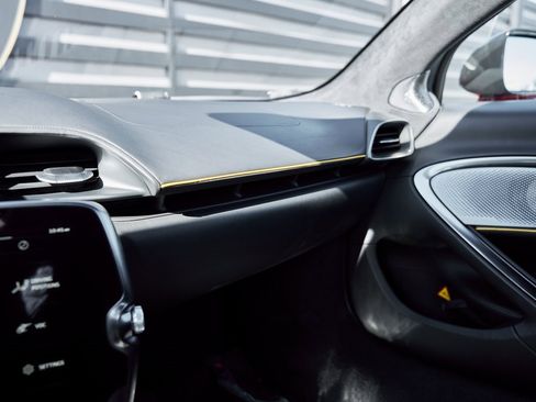 Used 2023 McLaren Artura image 66