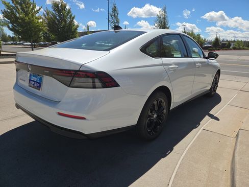 New 2025 Honda Accord SE image 4