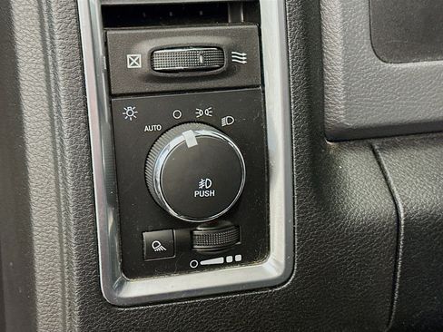 Used 2018 RAM 1500 Big Horn image 17