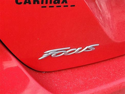 Used 2013 Ford Focus SE w/ SE Winter Pkg image 4