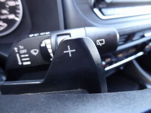 Used 2023 Nissan Rogue SV image 20