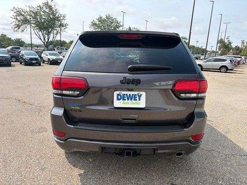 Used 2019 Jeep Grand Cherokee Altitude AWD/4WD image 4