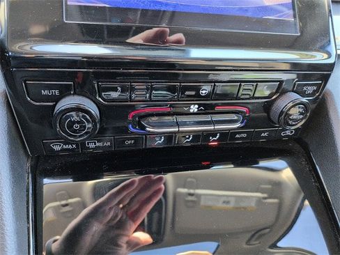 Used 2022 Jeep Grand Cherokee Laredo w/ Luxury Tech Group I image 21