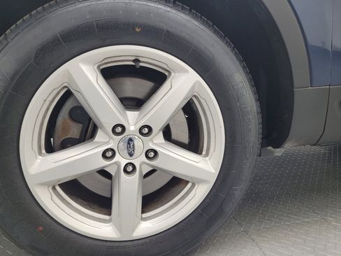 Used 2016 Ford Explorer XLT w/ Equipment Group 202A image 31