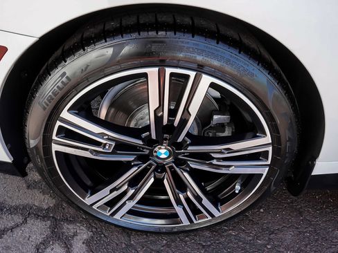 Used 2025 BMW i7 xDrive60 AWD/4WD image 7