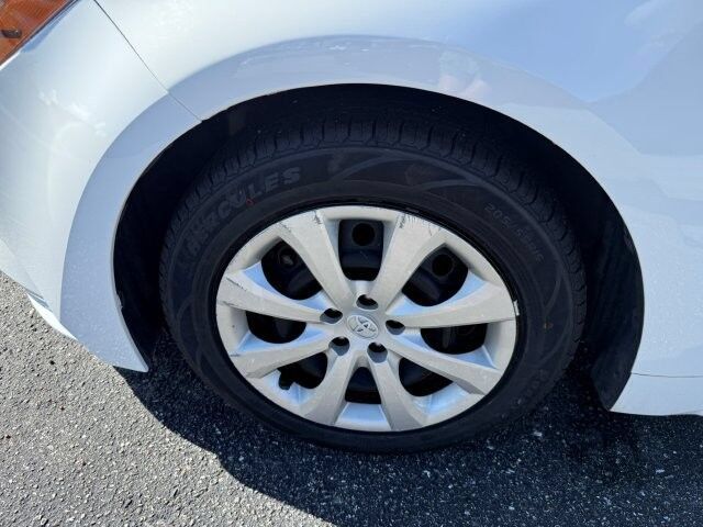 Used 2024 Toyota Corolla LE FWD image 7