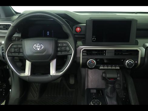 Used 2025 Toyota Tacoma TRD Off-Road AWD/4WD image 28