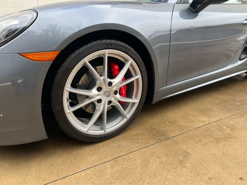 Used 2025 Porsche 718 Cayman S image 3