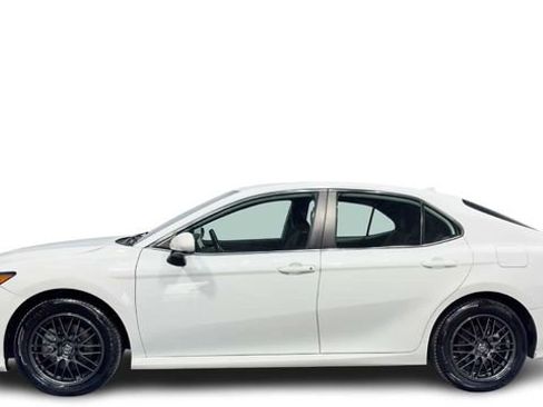 Used 2022 Toyota Camry LE FWD image 1