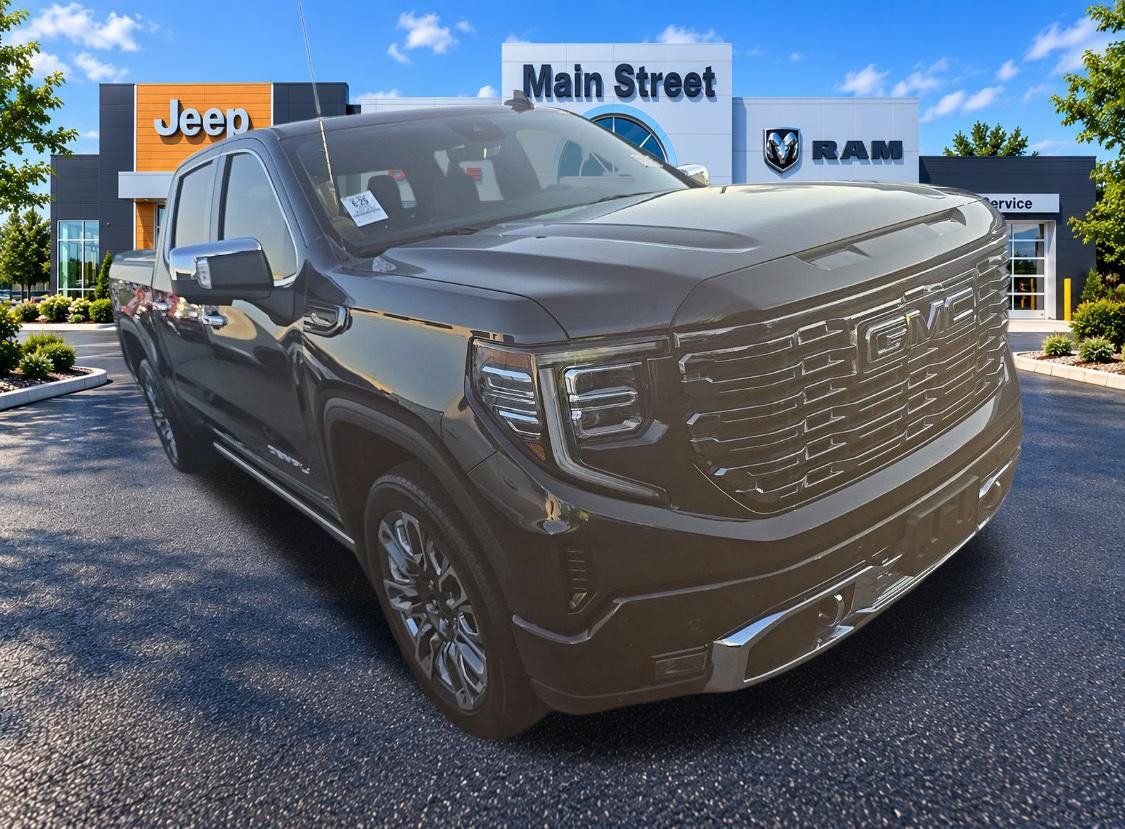 Used 2025 GMC Sierra 1500 Denali Ultimate AWD/4WD image 3