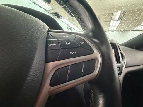 Used 2021 Jeep Cherokee Latitude Lux 80th Anniv w/ Quick Order Package 26U 80TH AWD/4WD image 28