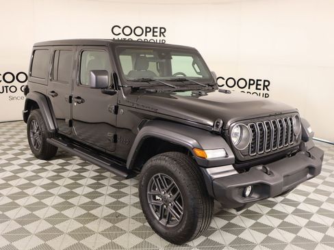 Used 2025 Jeep Wrangler Unlimited Sport AWD/4WD image 1