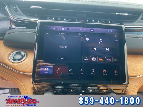 Used 2022 Jeep Grand Cherokee Summit AWD/4WD image 5