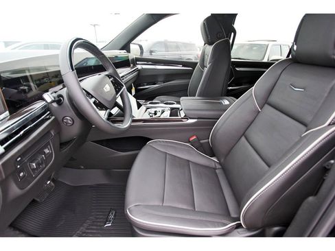 New 2026 Cadillac Escalade ESV Luxury image 6