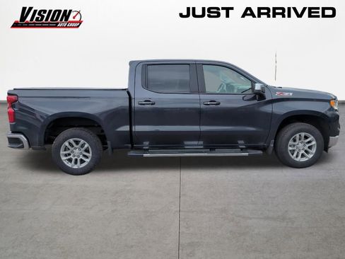 Used 2024 Chevrolet Silverado 1500 LT w/ Z71 Off-Road Package AWD/4WD image 6