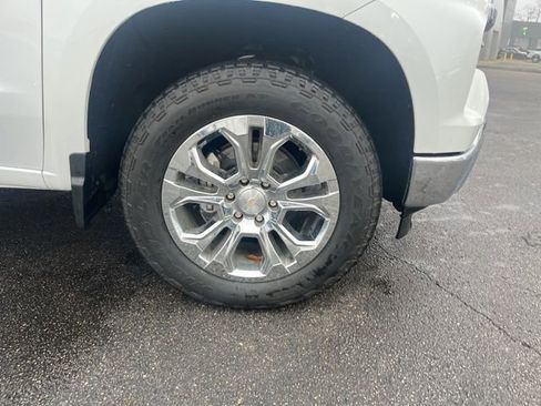 Used 2023 Chevrolet Silverado 1500 LTZ w/ Z71 Off-Road Package image 5