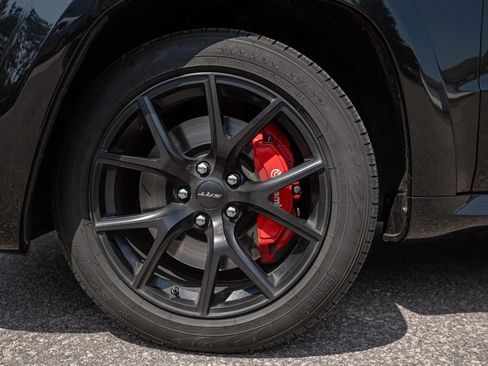 Used 2016 Jeep Grand Cherokee SRT AWD/4WD image 18