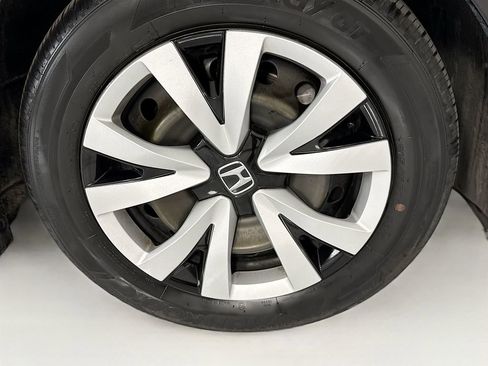 Certified 2025 Honda Civic LX image 32