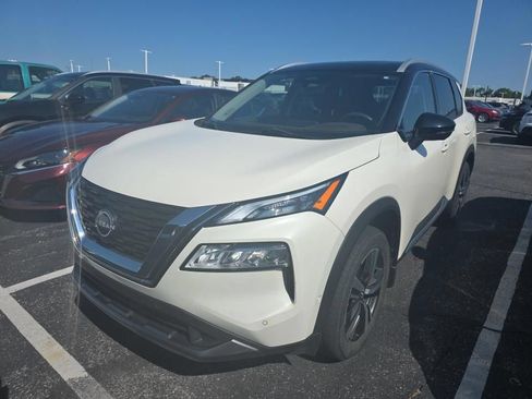 Certified 2023 Nissan Rogue SL w/ SL Premium Package AWD/4WD image 3