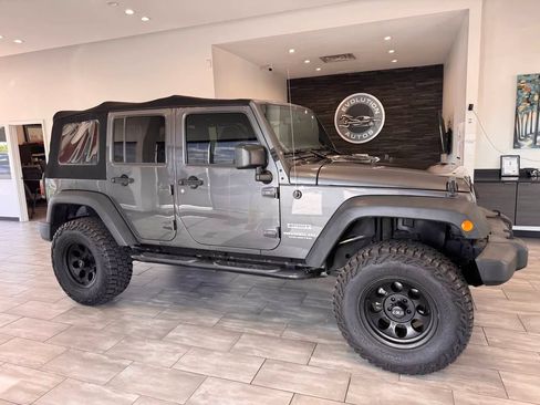 Used 2017 Jeep Wrangler Unlimited Sport w/ Quick Order Package 24S AWD/4WD image 9