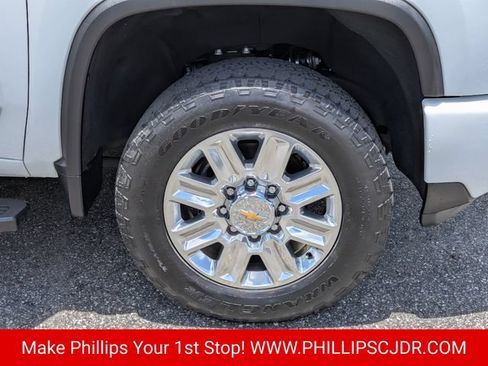 Used 2024 Chevrolet Silverado 3500 High Country w/ High Country Premium Package AWD/4WD image 10