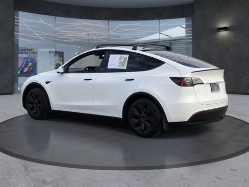 Used 2025 Tesla Model Y Long Range RWD image 4