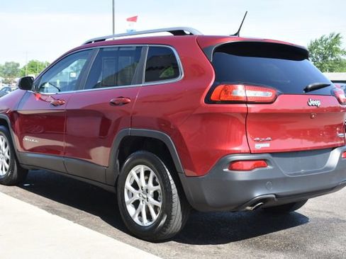 Used 2015 Jeep Cherokee Latitude w/ Cold Weather Group AWD/4WD image 13
