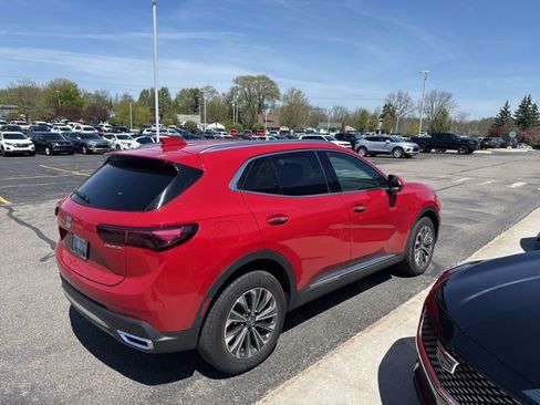 Used 2025 Buick Envision Preferred AWD/4WD image 2