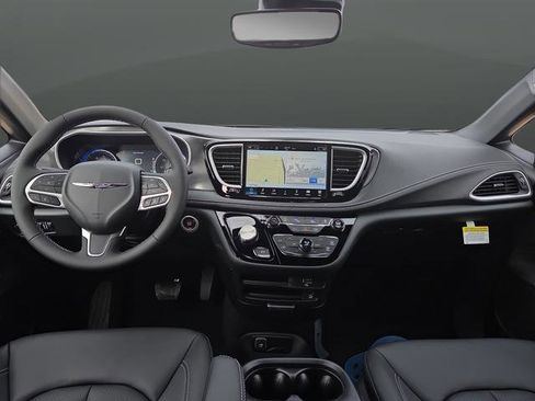 New 2026 Chrysler Pacifica Select image 5