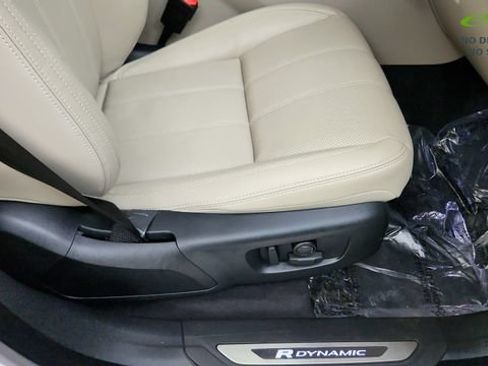 Used 2022 Land Rover Range Rover Velar R-Dynamic S AWD/4WD image 39