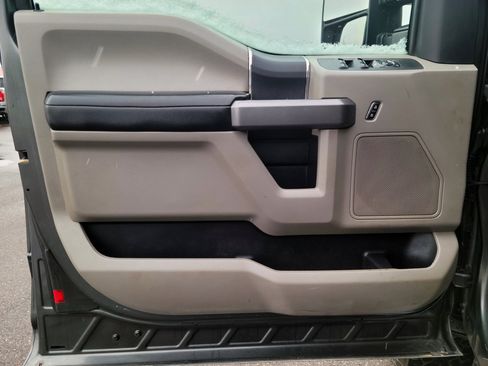Used 2019 Ford F250 XLT image 8