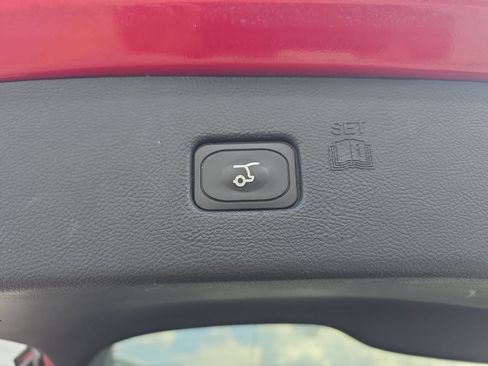 Used 2021 Ford Edge Titanium FWD image 32