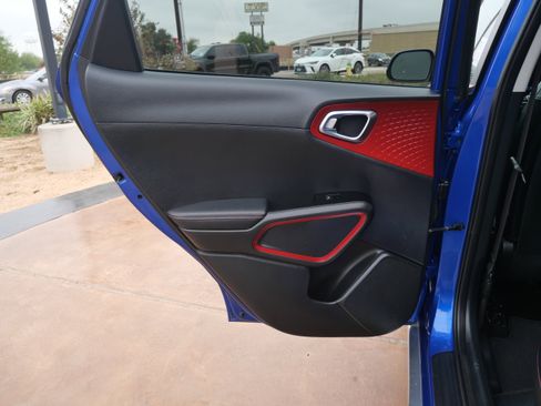 Used 2023 Kia Soul GT-Line image 9