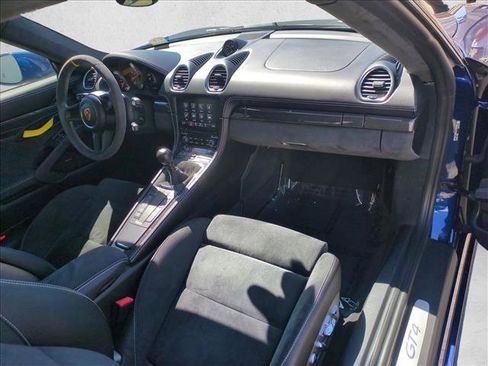 Used 2020 Porsche 718 Cayman GT4 RWD image 19