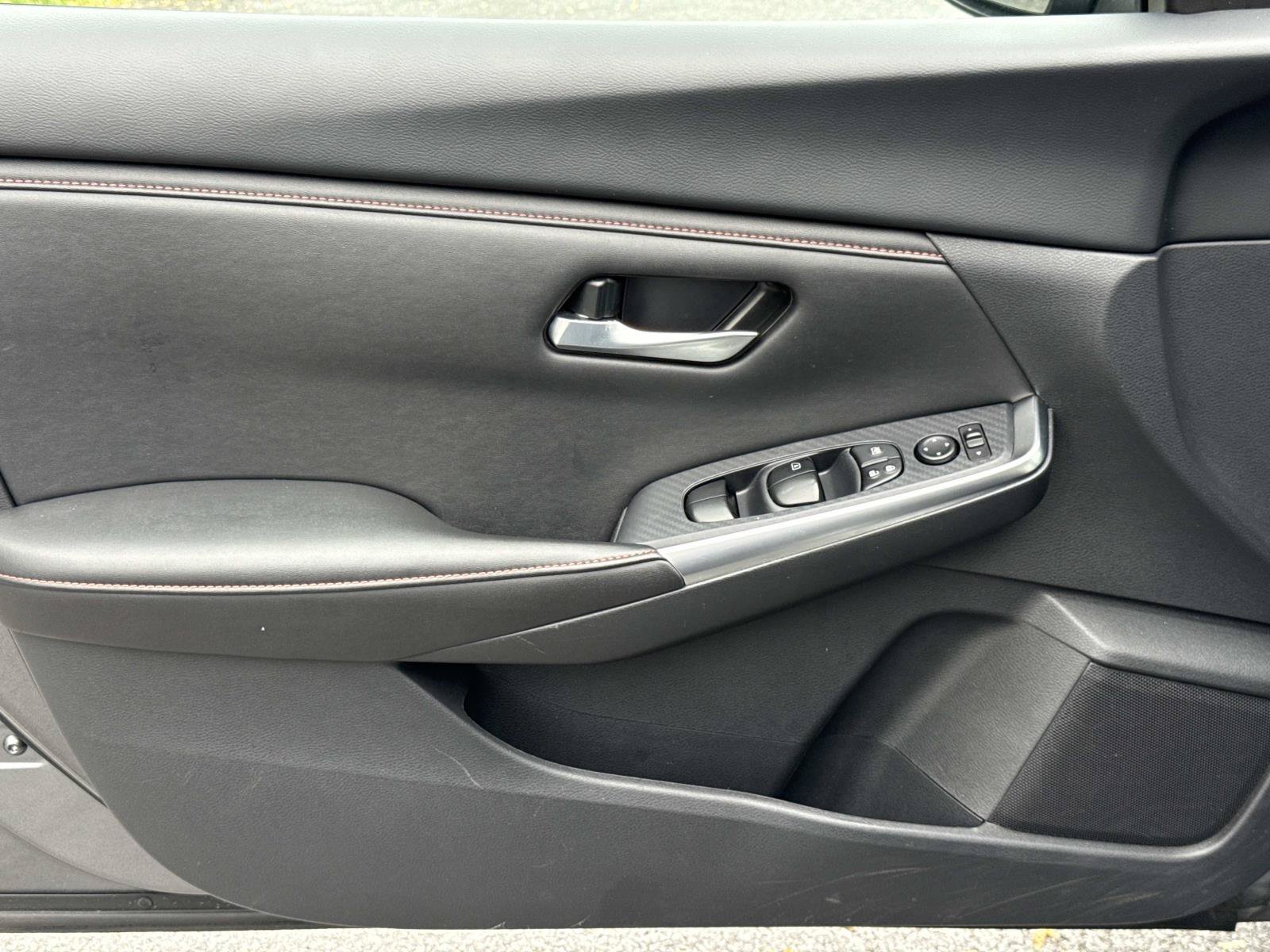 Used 2025 Nissan Sentra SR FWD image 23