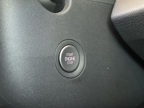 Certified 2023 Volkswagen ID.4 Pro AWD/4WD image 17