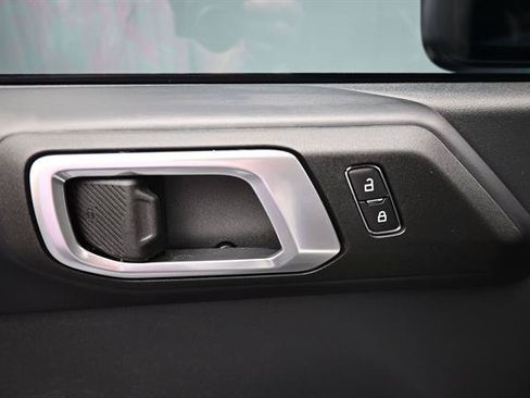 Used 2025 Ford Bronco Outer Banks AWD/4WD image 5