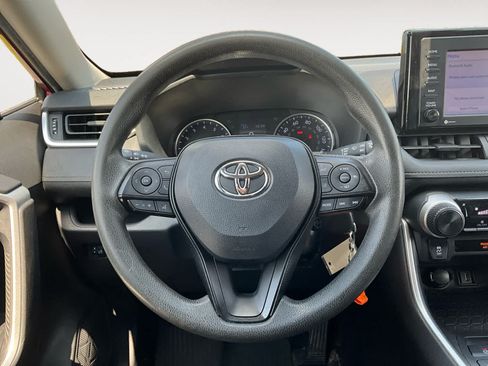 Used 2021 Toyota RAV4 LE AWD/4WD image 12