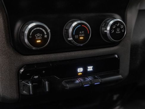 Used 2019 RAM 3500 Tradesman w/ Chrome Appearance Group AWD/4WD image 27