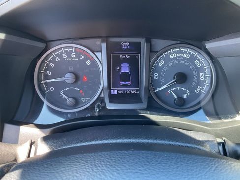 Used 2020 Toyota Tacoma TRD Off-Road w/ TRD Premium Off Road Package image 10