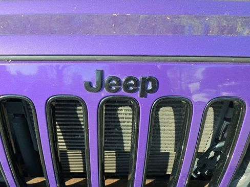 Used 2018 Jeep Wrangler Unlimited Sahara image 6