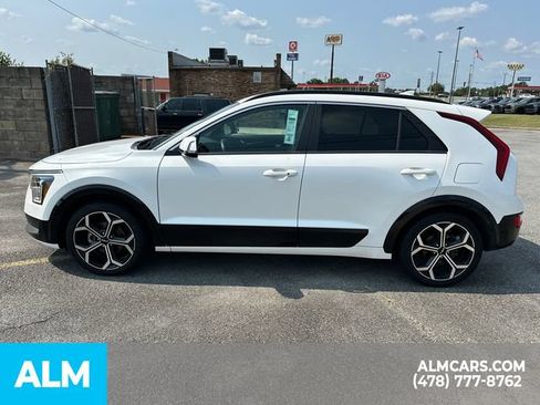 Used 2023 Kia Niro EX Touring FWD image 9