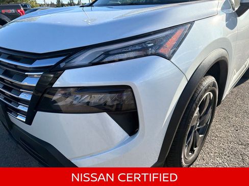 Certified 2025 Nissan Rogue SV AWD/4WD image 2