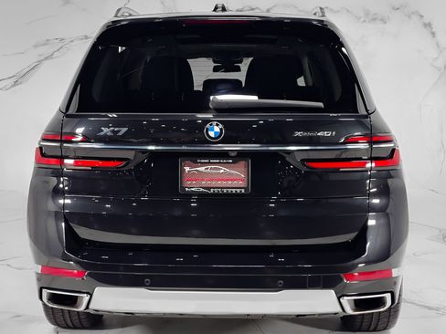 Used 2024 BMW X7 xDrive40i image 8
