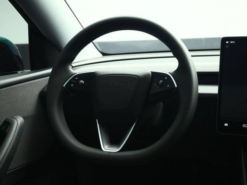 Used 2026 Tesla Model Y 2WD image 39