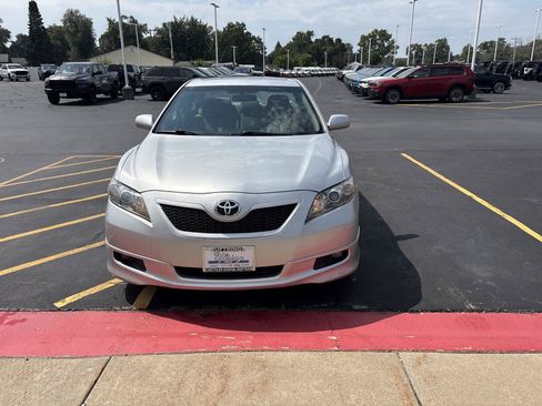 Used 2008 Toyota Camry SE FWD image 2