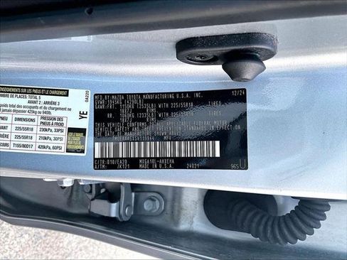 Certified 2025 Toyota Corolla Cross XLE FWD image 9