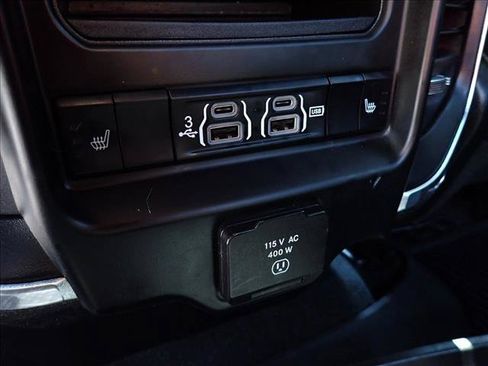 Used 2019 RAM 1500 Laramie AWD/4WD image 10