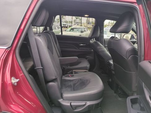 Used 2025 Toyota Grand Highlander AWD Hybrid image 29