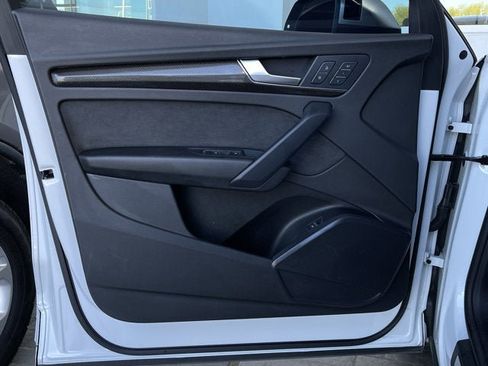 Used 2022 Audi SQ5 Premium w/ Convenience Package image 9